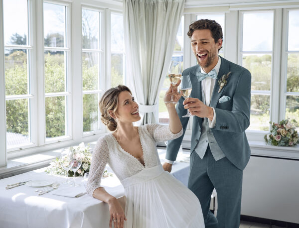 Wilvorst slim fit, közép olaj zöld,selyemfényű, elegáns esküvői öltöny